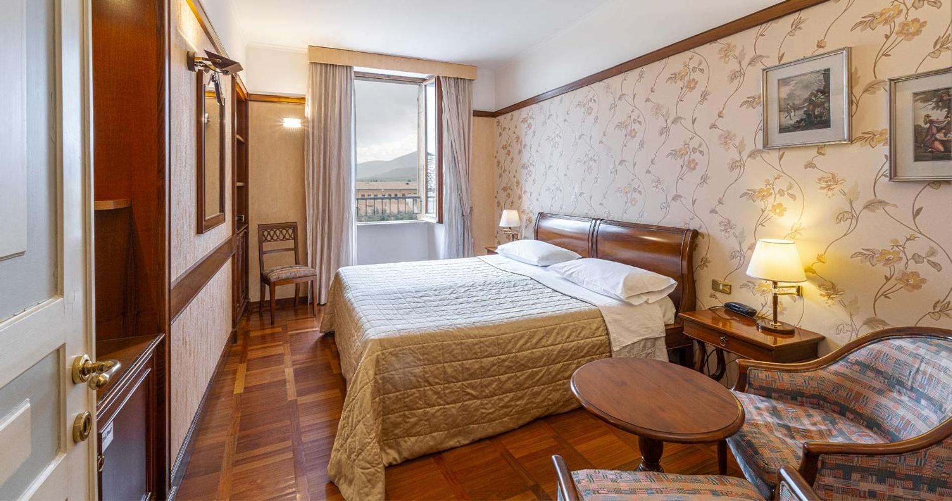 Hotel&Ristorante Miramonti Palazzo Storico Rieti Exterior foto